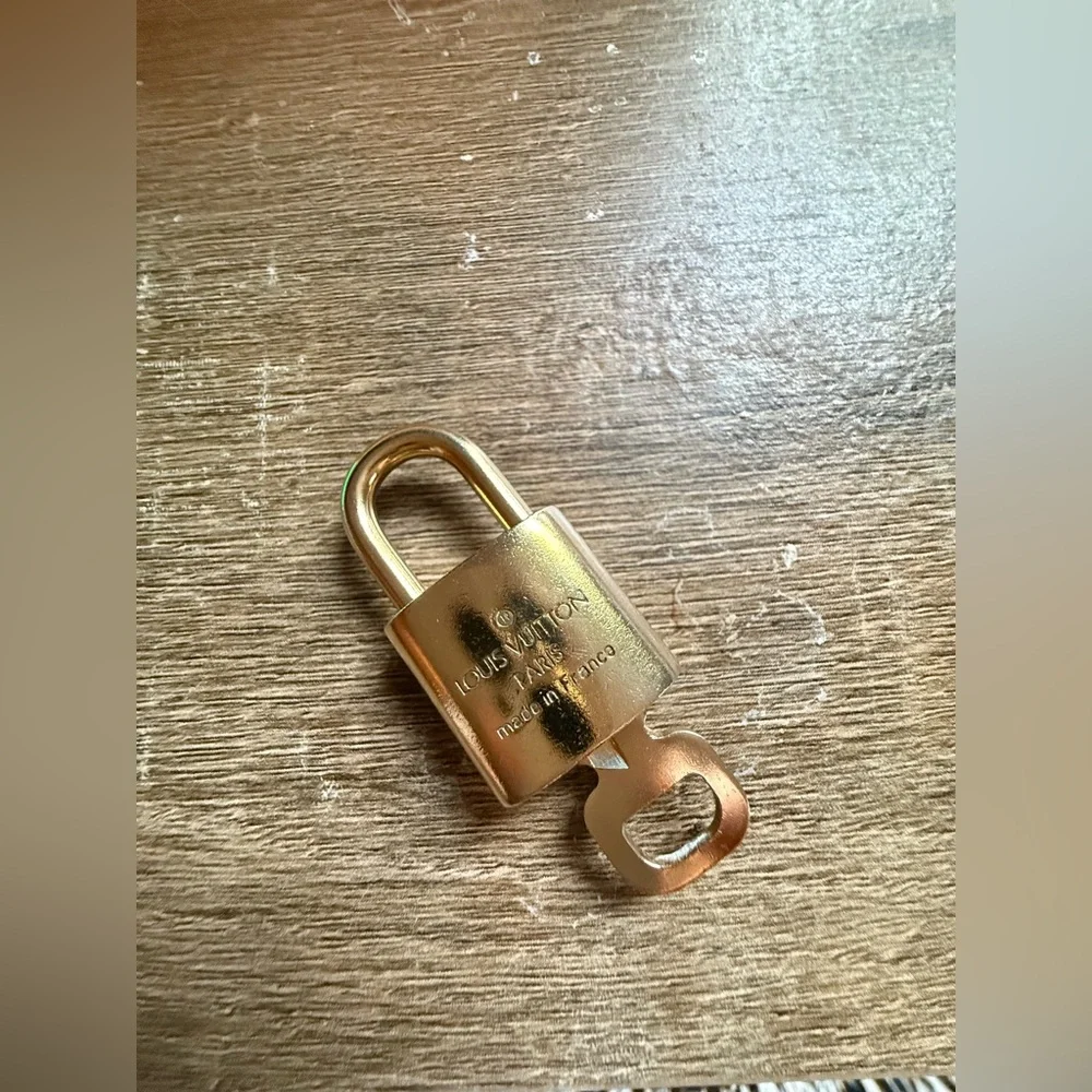 Louis vuitton brass lockset #323